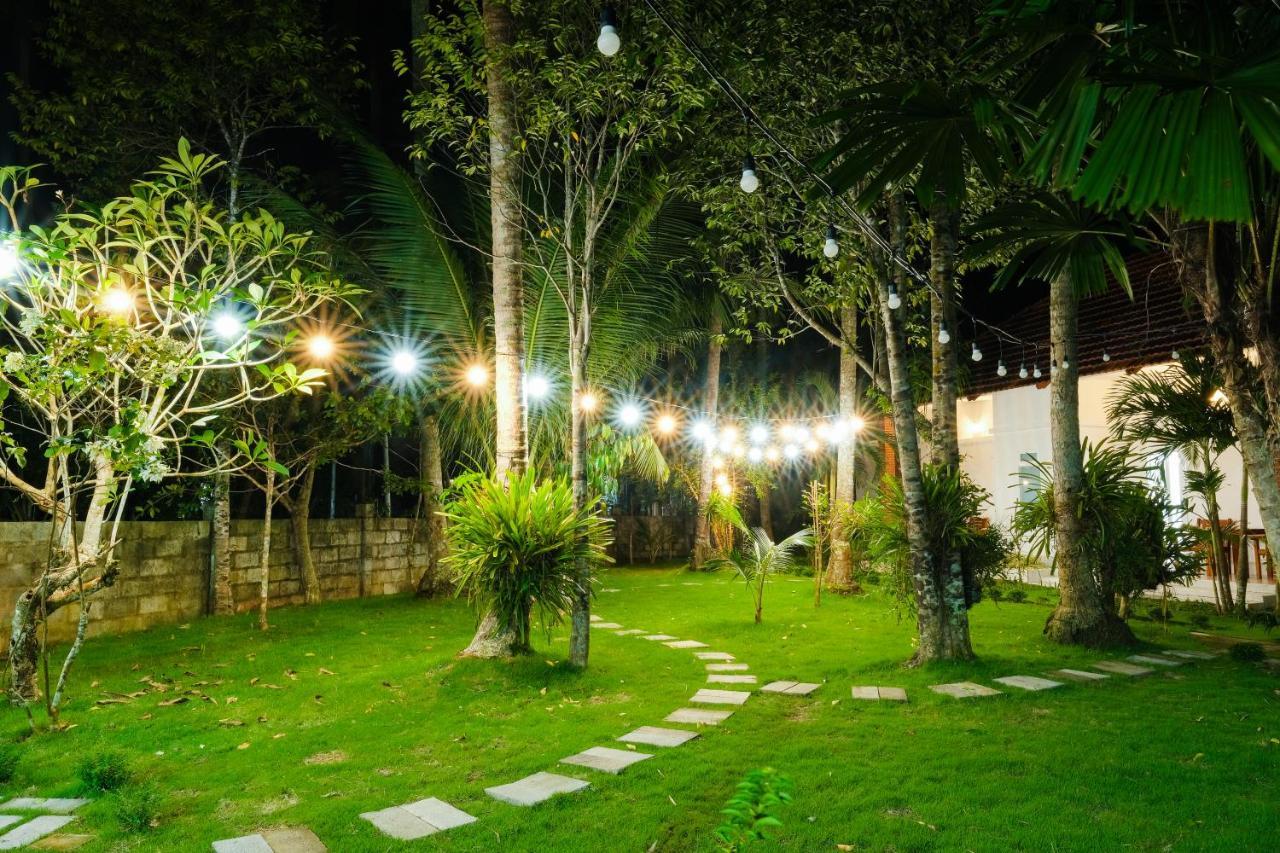 לינה וארוחת בוקר דואונג דונג Duc Anh Bungalow מראה חיצוני תמונה