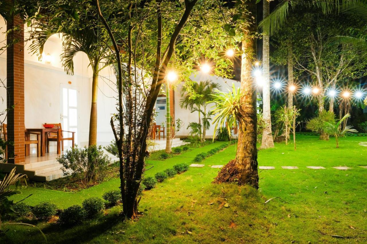 לינה וארוחת בוקר דואונג דונג Duc Anh Bungalow מראה חיצוני תמונה